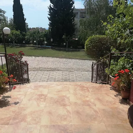 בית הארחה St. George סבטי ולאס