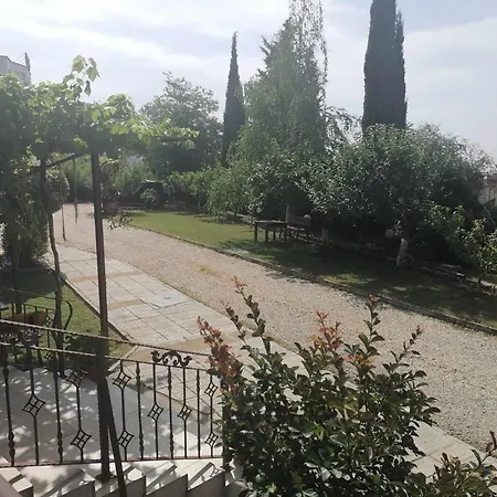 St. George Konukevi Sveti Vlas